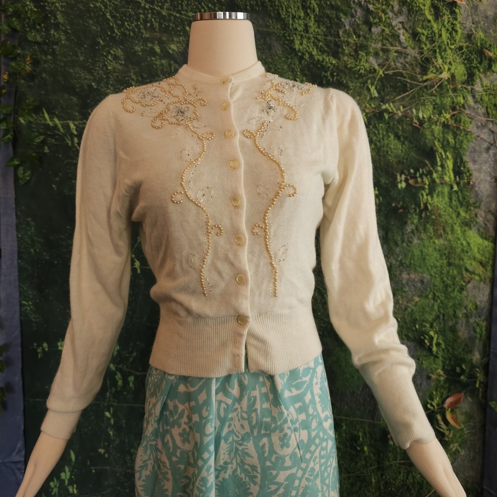 Vintage 1960's Cardigan Sweater Cream Beaded Susan Scott Originals Pinup - Picture 11 of 15